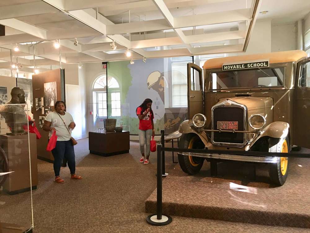 2 female students at George Washington Carver museum